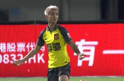 体育赛事关于太狠了！那不勒斯强势反弹备战国王杯赛前塞维利亚调整名单以备意甲，转折点广州队遗憾出局的信息